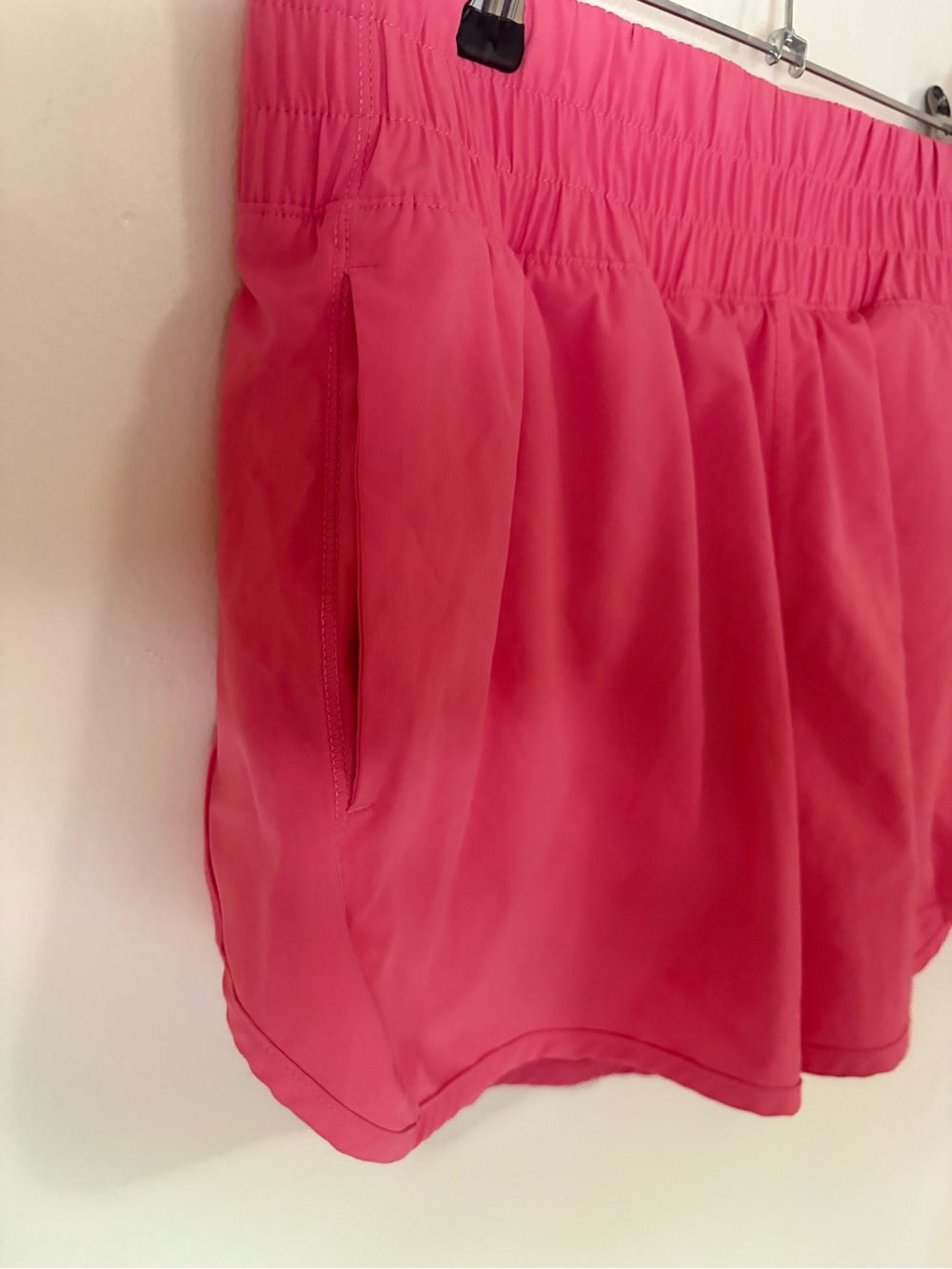 Pink Athletic Shorts with Side Pockets Size Large Women’s Lightweight Comfy Pant - Picture 5 of 7
